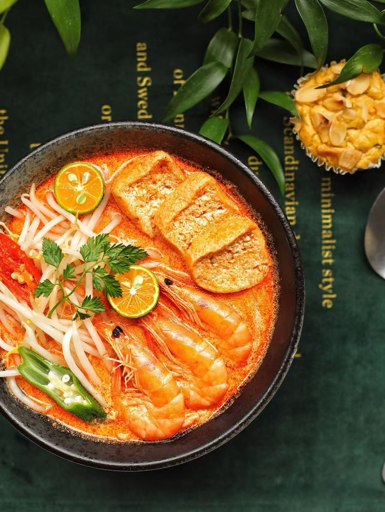 Laksa mit Kokos-Curry-Brühe